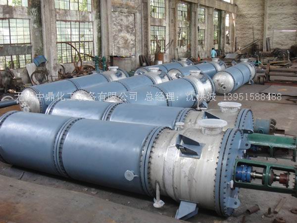 如何正確選購離心式刮板薄膜蒸發(fā)器？中鼎化工告訴您技巧。